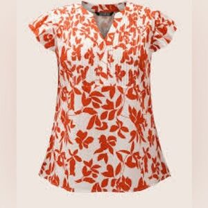 BLOOMCHIC silhouette blouse and cream and red size 14-16.